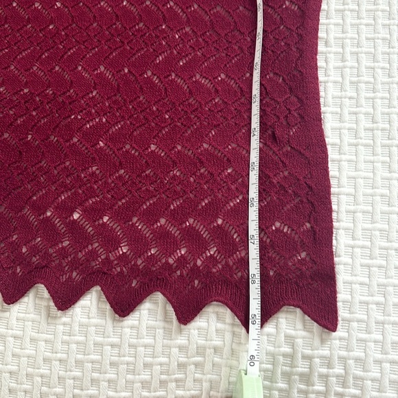 Club Monaco plum scarf. - Picture 6 of 6